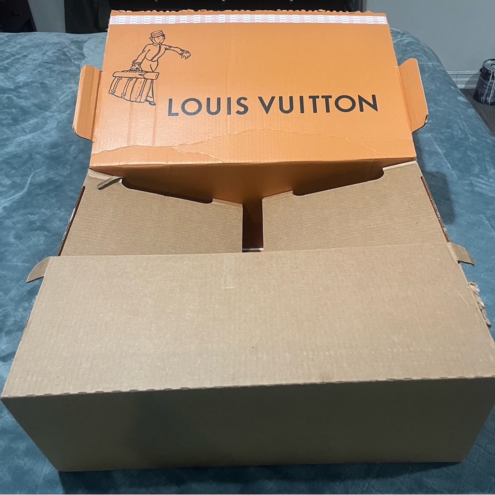 Louis Vuitton large discreet shipping Orange Box‎ - Picture 4 of 12